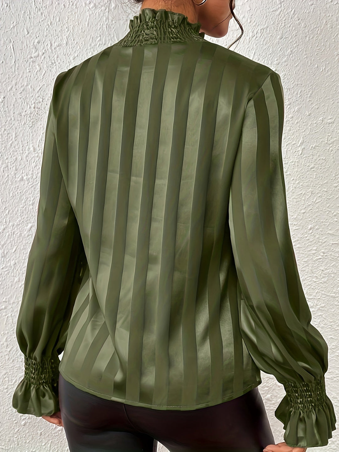 Elina | Satin Gestreifte Bluse Schleifenkragen Langarm