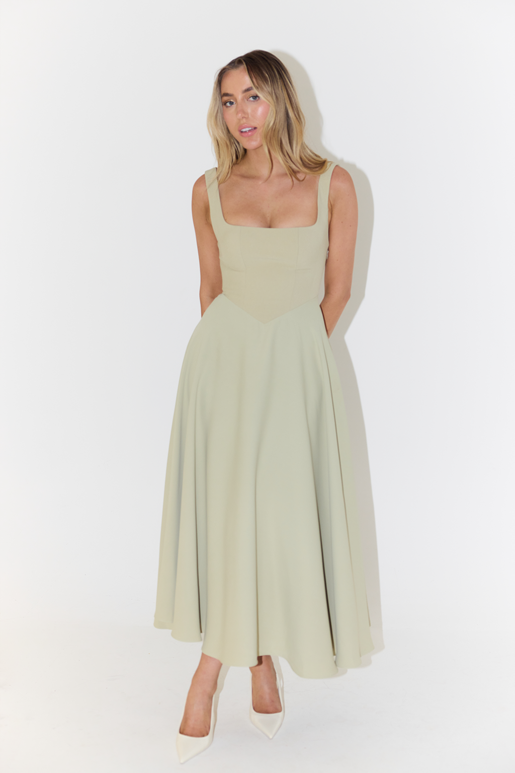 Aveline | Midikleid Plissee Quadratischer Ausschnitt