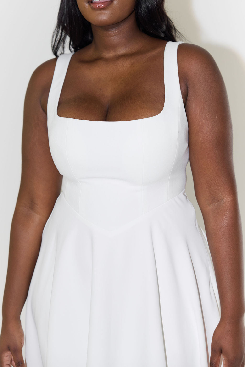 Aveline | Midikleid Plissee Quadratischer Ausschnitt