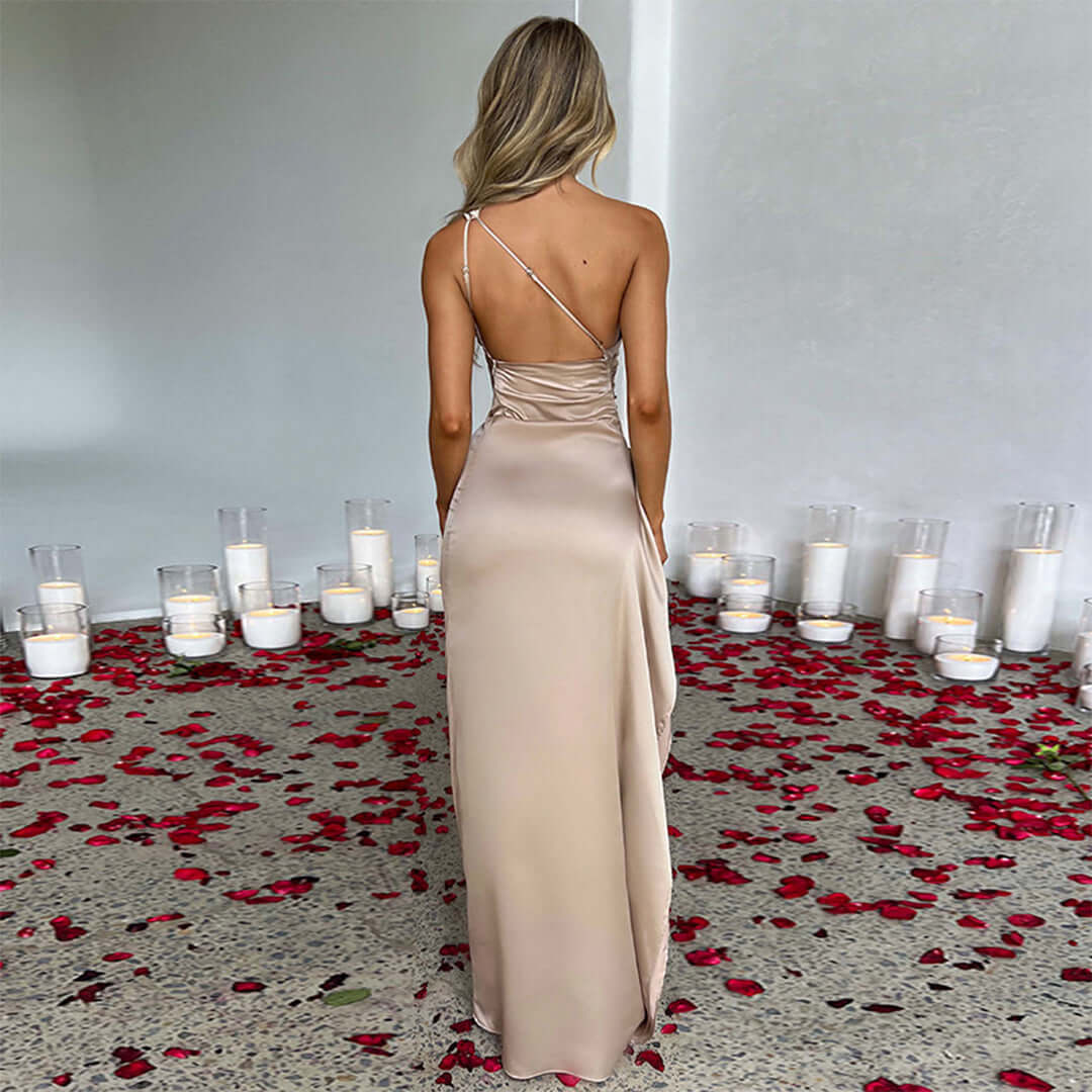 Isabella | Maxikleid Satin Schlitz V-Ausschnitt figurbetont