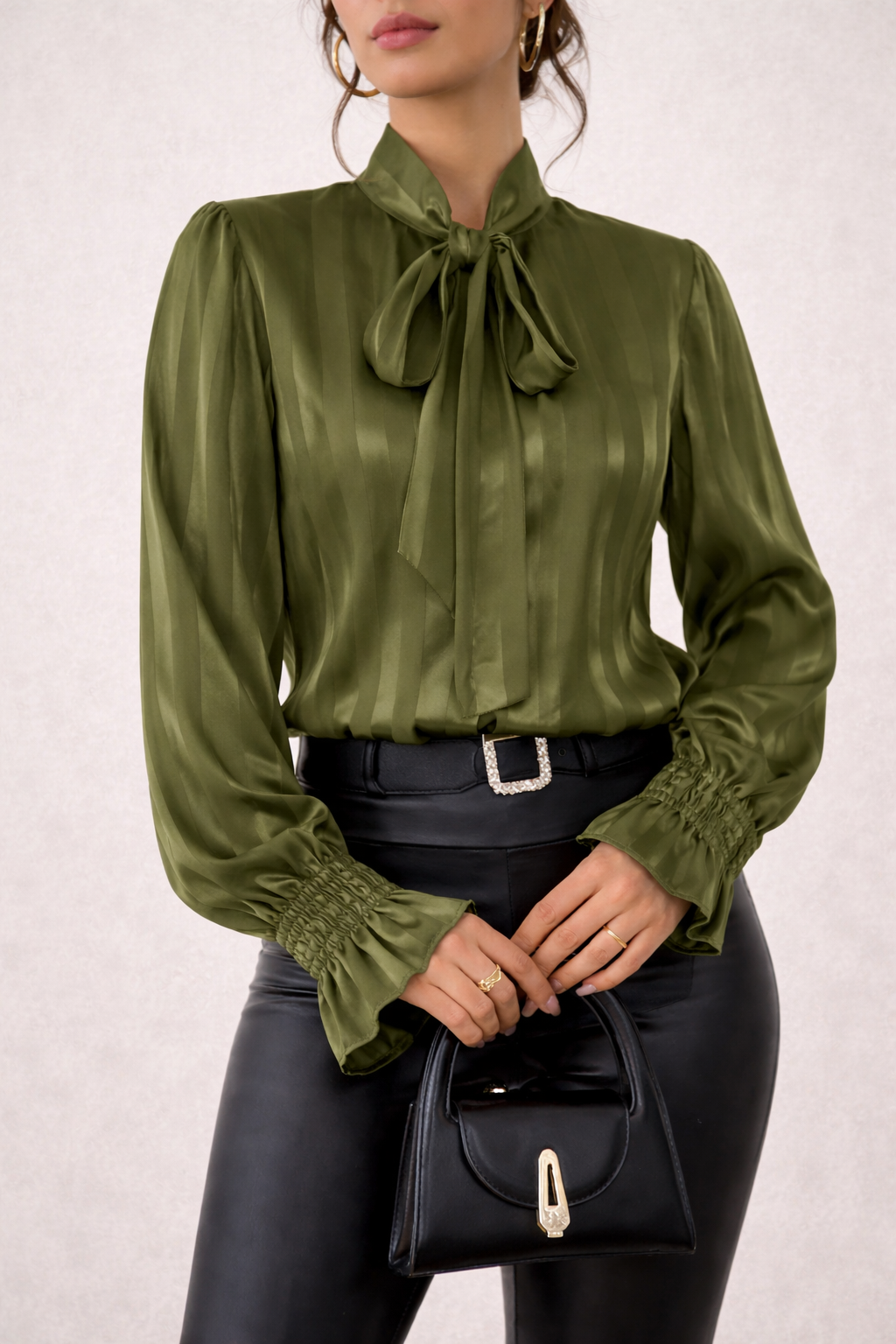 Elina | Satin Gestreifte Bluse Schleifenkragen Langarm
