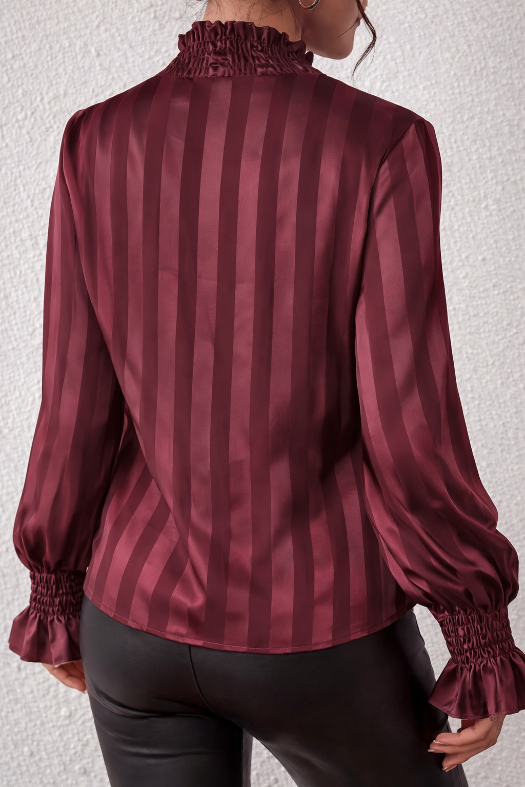Elina | Satin Gestreifte Bluse Schleifenkragen Langarm