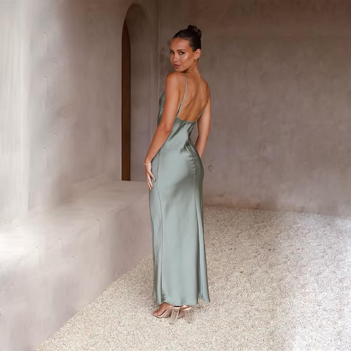 Elvira | Maxikleid Satin rückenfrei Schlitz figurbetont