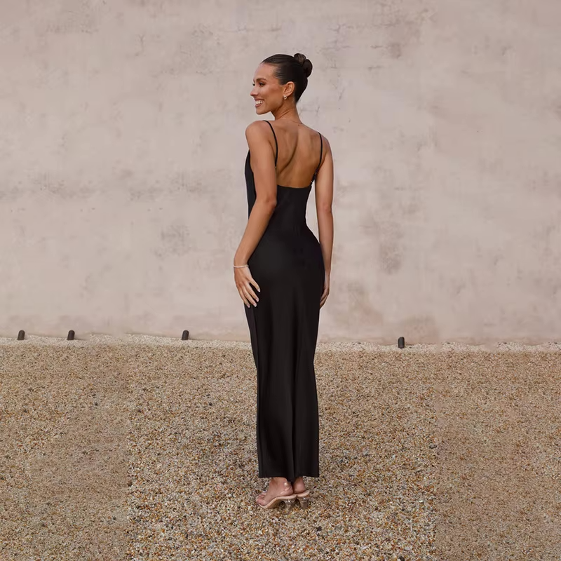 Elvira | Maxikleid Satin rückenfrei Schlitz figurbetont