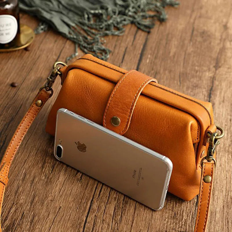 Maret | Crossbody Tasche Leder Klappe Magnetverschluss