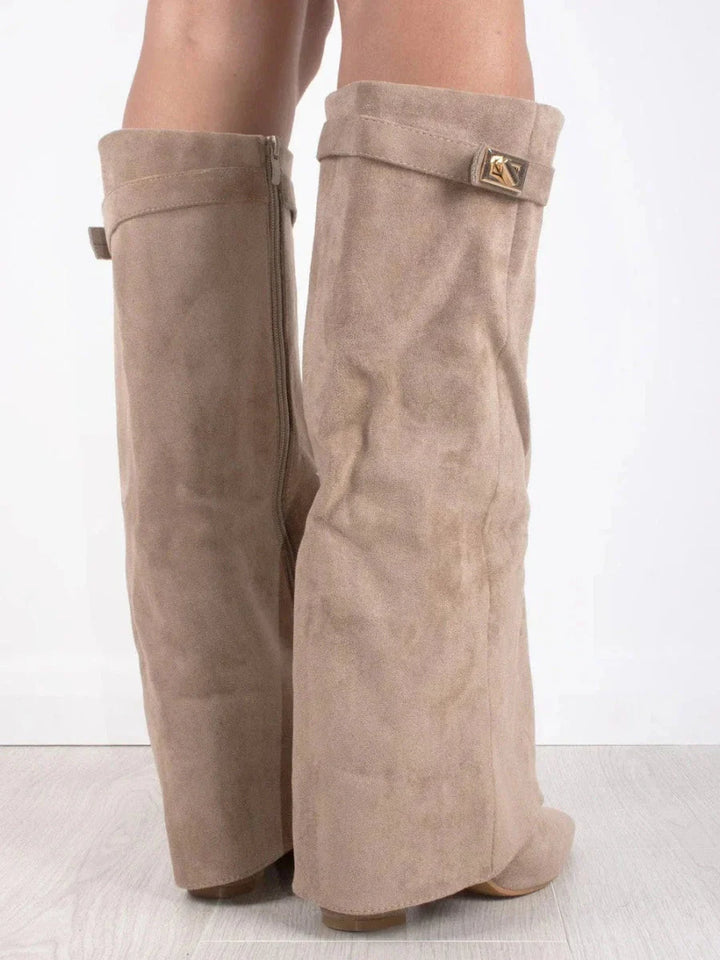 Ilka | Hohe Stiefel Blockabsatz Wildleder Klappe