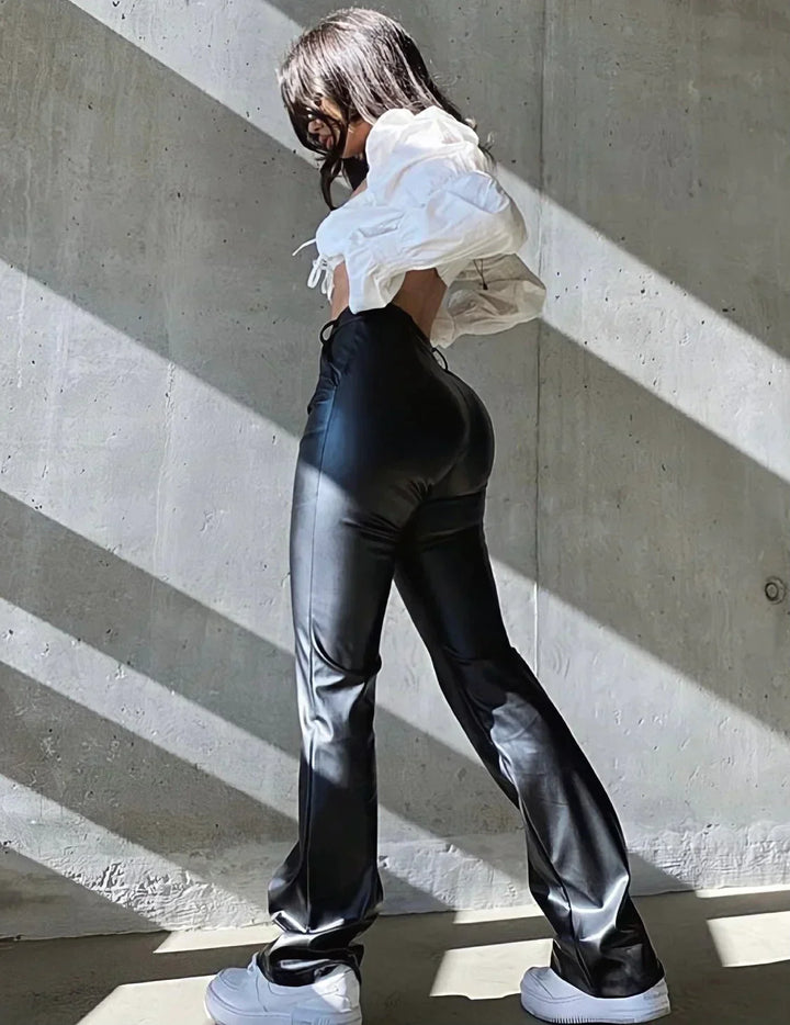 Nora | Kunstleder Hose High Waist Ausgestellt Taschen