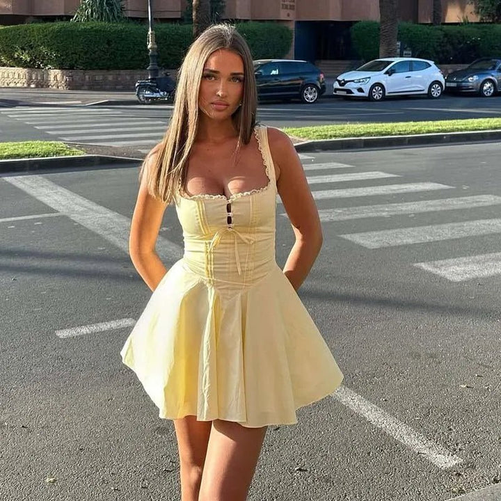Amelie | Elegantes ärmelloses Minikleid figurbetont
